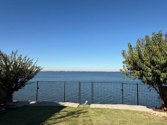 Building Photo - 18136 Lakefront Ct