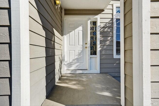 Building Photo - 206 Bridgewater Cir