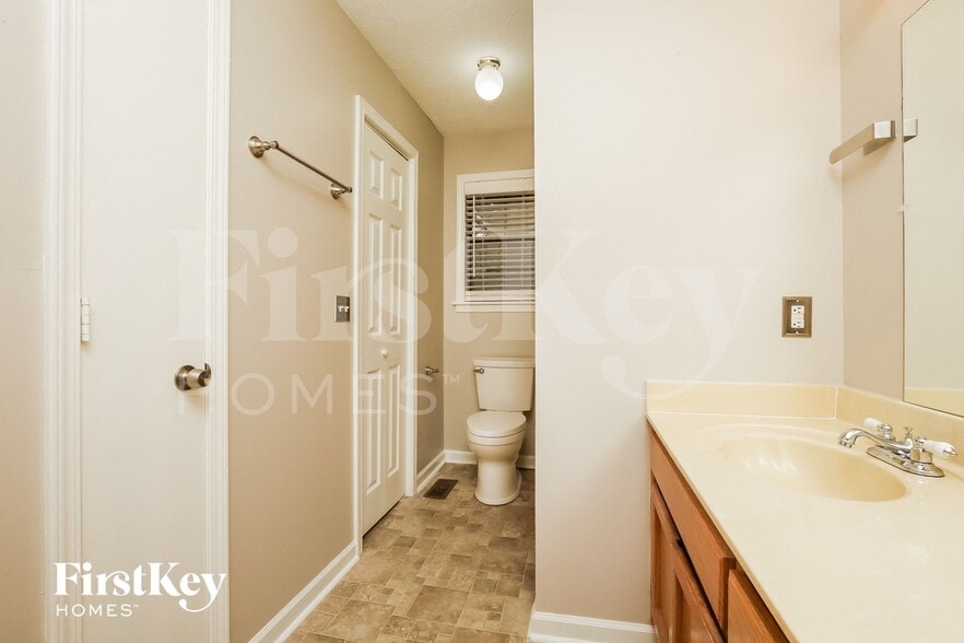 Building Photo - 1011 Wildwood St