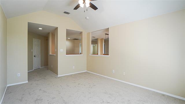 Building Photo - 2060 Garden Crest Dr