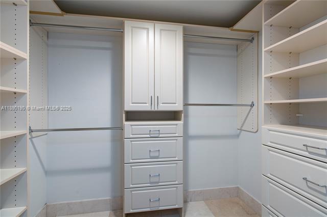 Building Photo - THE BENTLEY BAY CONDO