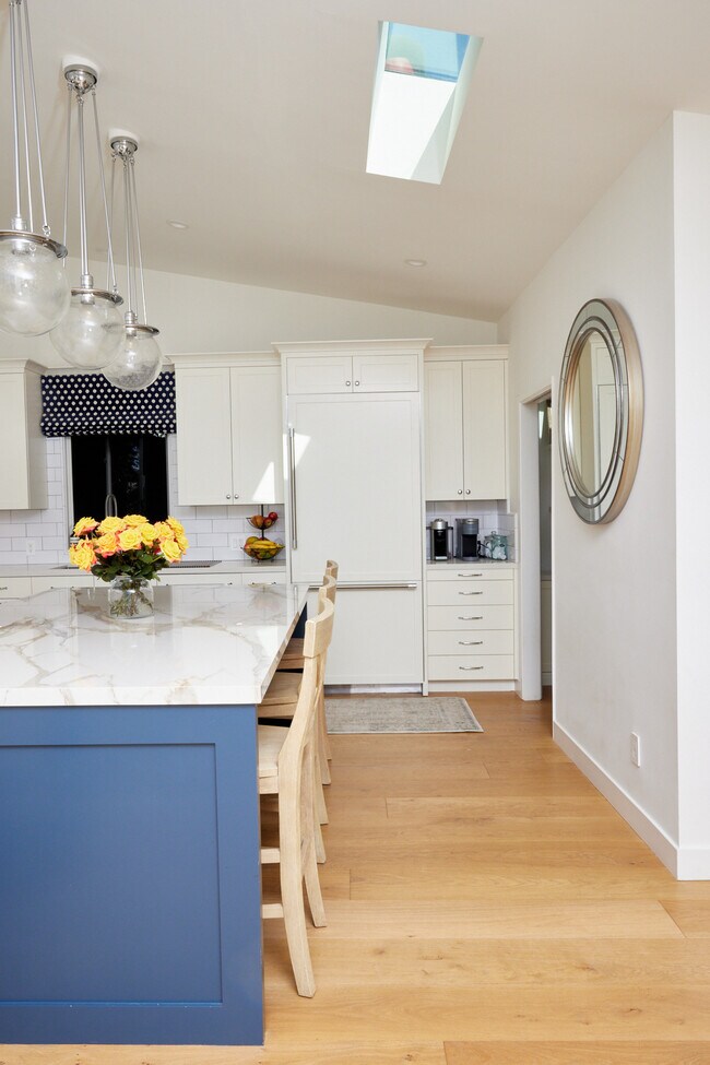 Building Photo - 14 Westwind St