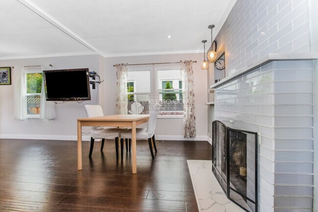 Building Photo - 2720 Bellaire Pl