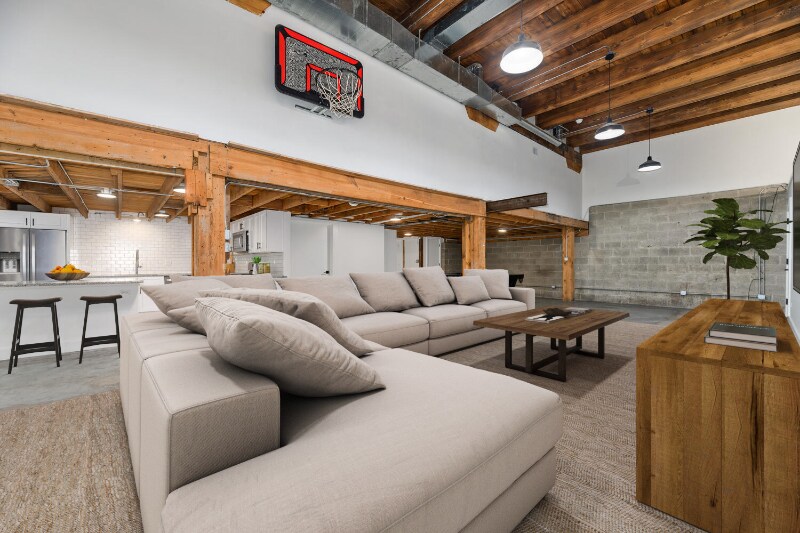 Building Photo - 2015 W Race Ave