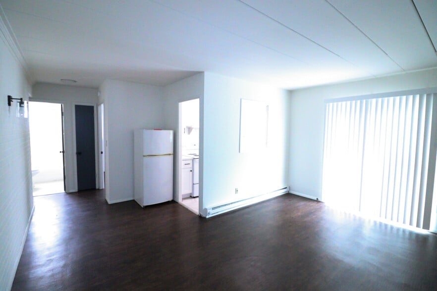 Primary Photo - 2323 Beechmont Ave