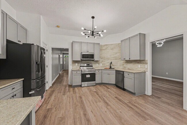 Building Photo - 1854 Oleander Ct