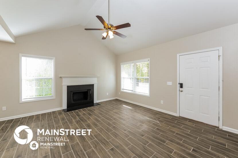 Building Photo - 2295 Lark St