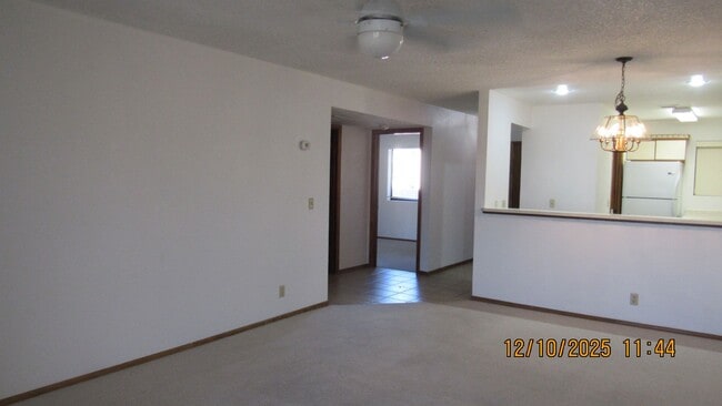 Building Photo - 2 Bed 2 Bath with Lake View