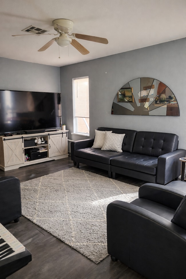 Building Photo - 1391 Espejo Ct