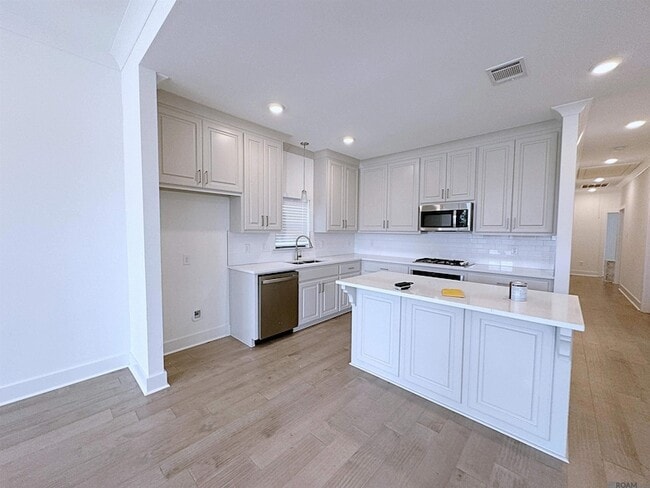 Building Photo - 10263 Alderman Dr