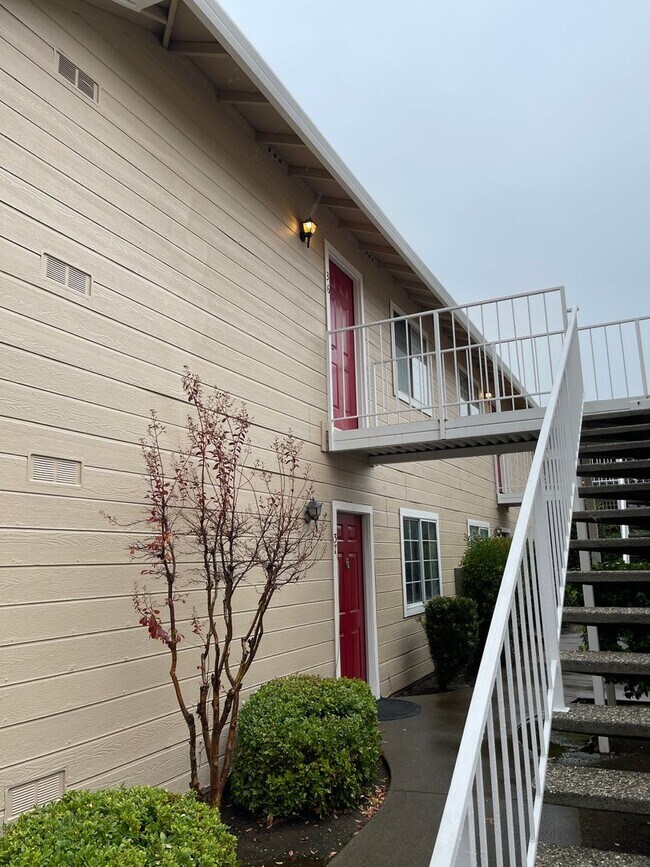 Building Photo - Chico Condo- MOVE IN SPECIAL- Elegant-3 be...