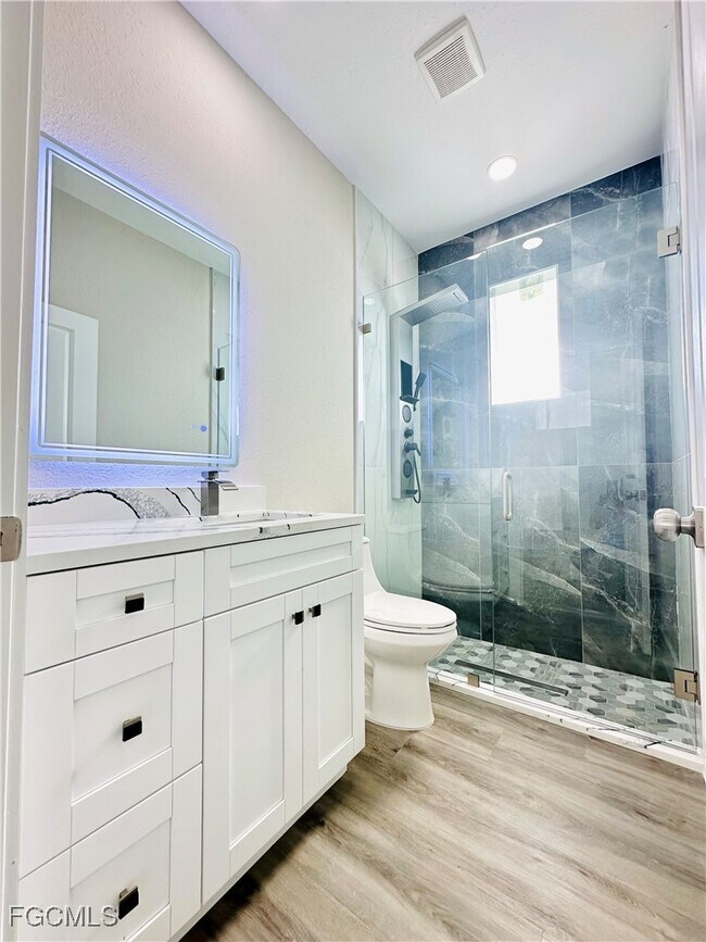 Building Photo - 771 Gaylord Ave S