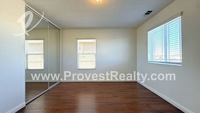 Building Photo - 13171 La Crescenta Ave