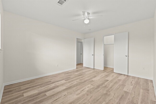 Building Photo - 3214 Flamborough Dr