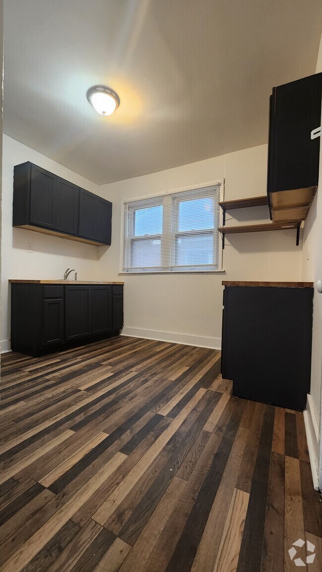 Building Photo - 2275 Clairmount St