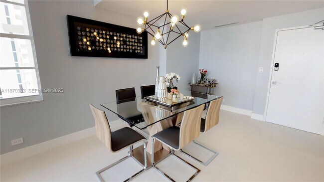 Building Photo - 5601 Collins Ave