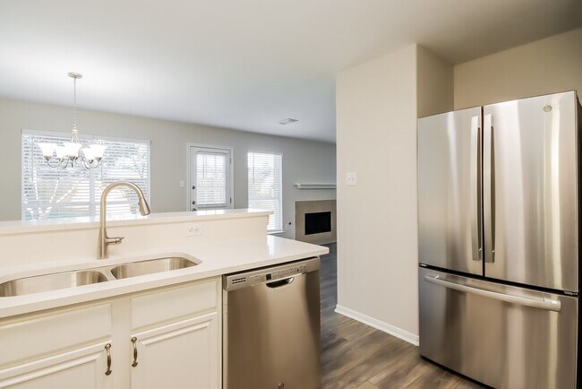 Building Photo - 18407 Heartland Ct