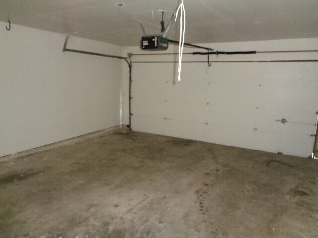 Building Photo - 10211 Golden Sunshine Dr