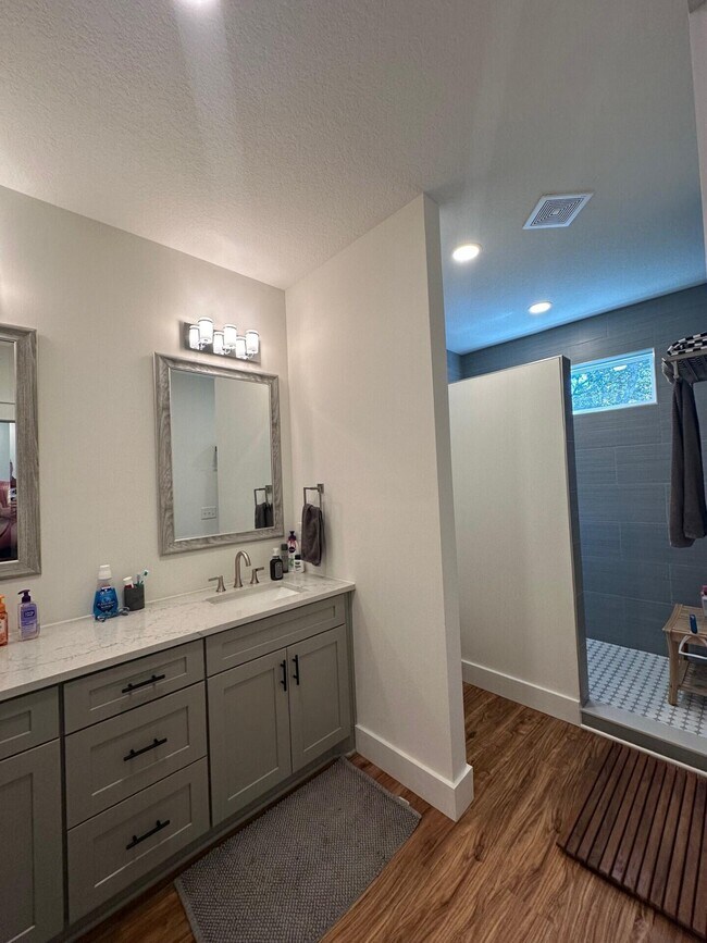 Building Photo - 4819 Whitewood Rd