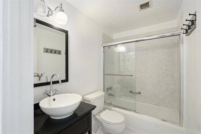 Building Photo - 1801 Lavaca St