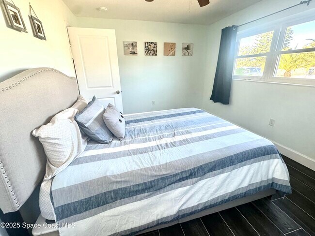 Building Photo - 216 NE 3rd St