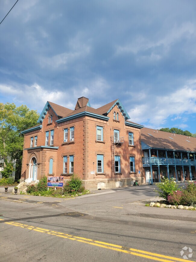 Building Photo - The Lofts on Mill River