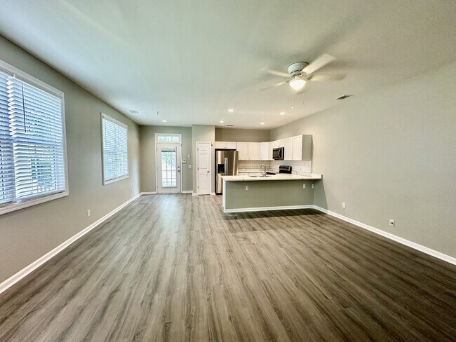 Building Photo - Newly Updated Three Bedroom Home in Westbury Park!