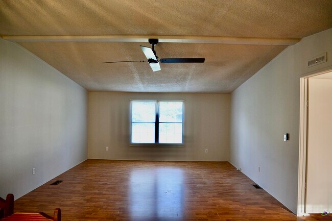 Building Photo - 111 Brighton Dr