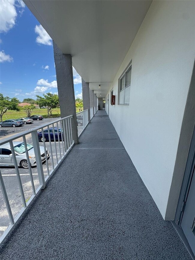 Building Photo - 8450 Sunrise Lakes Blvd