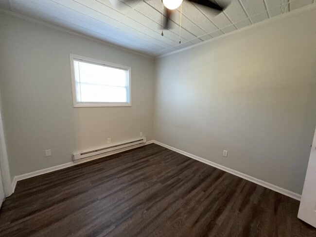 Building Photo - Available Now! 1 Bedroom 1 Bathroom Unit! Vouchers Accepted! $350 Off The First Month's Rent!