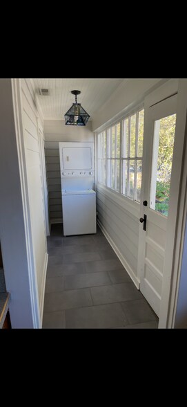 Mud room - 1409 Stratton Ave