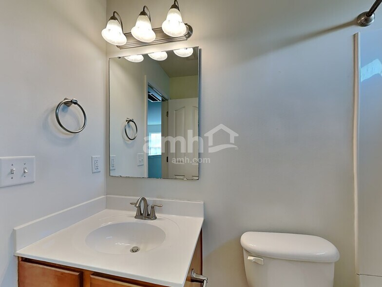 Building Photo - 1416 Paulonia Way