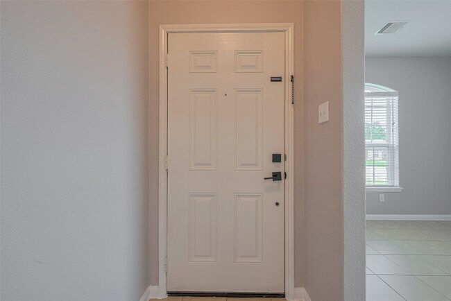 Building Photo - 12063 Quartersawn Ln