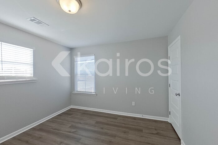 Building Photo - 140 Western Red Cedar Dr