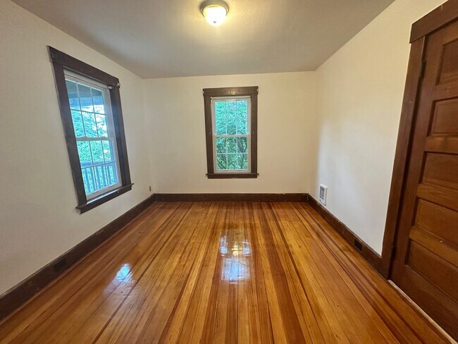 Building Photo - 47-51 Simonds Street