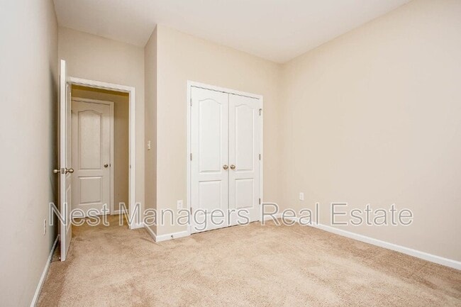 Building Photo - 450 Roanoke Dr