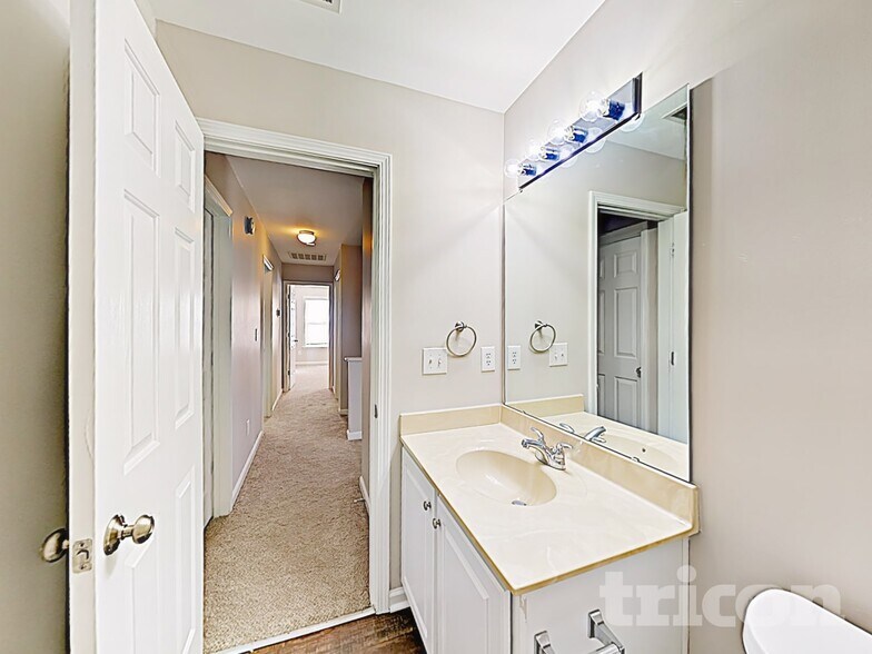 Building Photo - 376 Collinsworth Dr