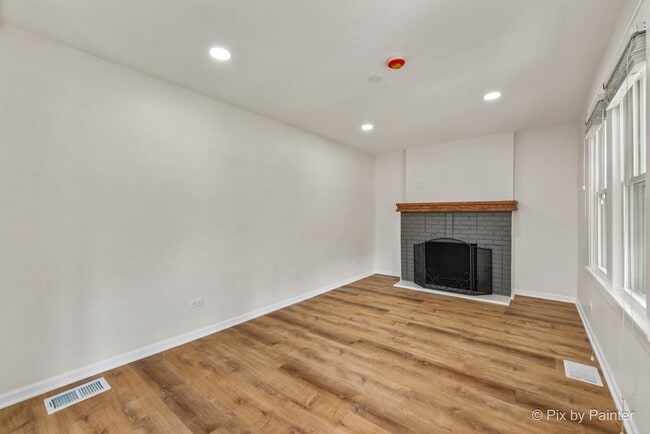 Building Photo - 4524 Cross St