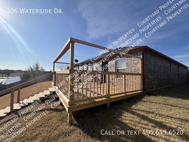 Building Photo - 306 Waterside Dr