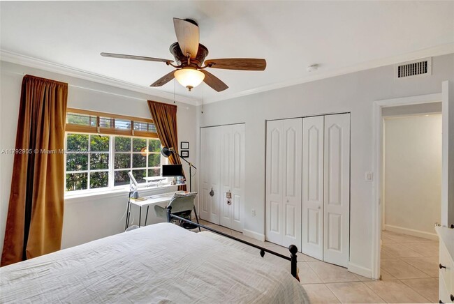 Building Photo - 45 Antilla Ave
