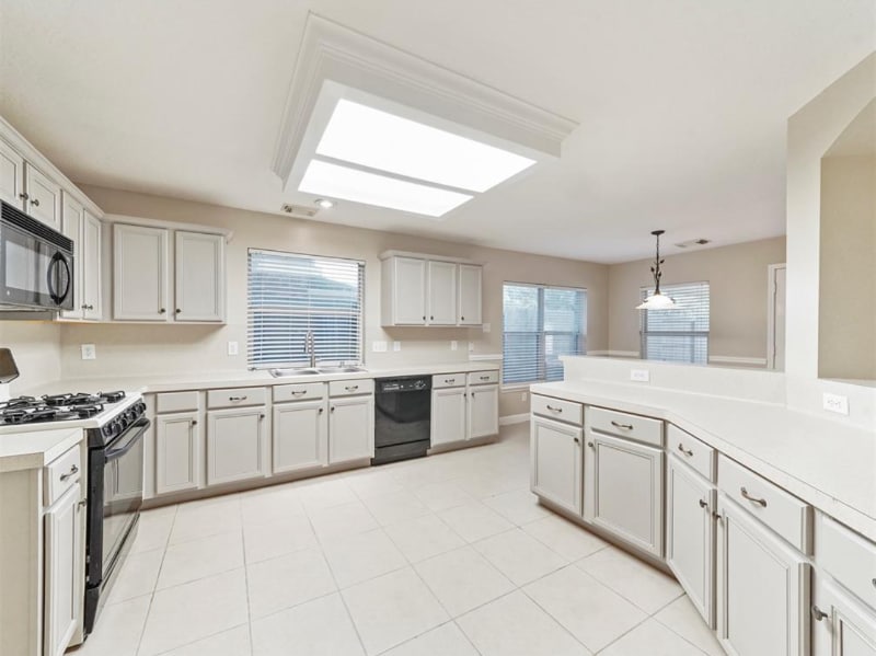 Building Photo - 15927 Breanna Ln