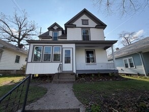 Building Photo - 819 S 24th St