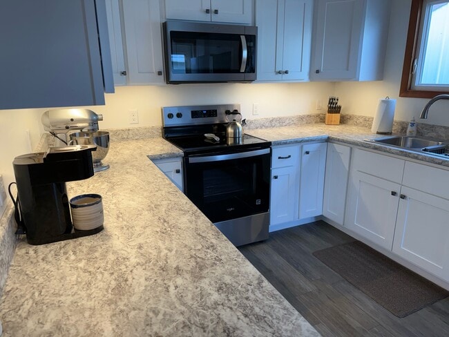 Building Photo - 320 W Barnes St