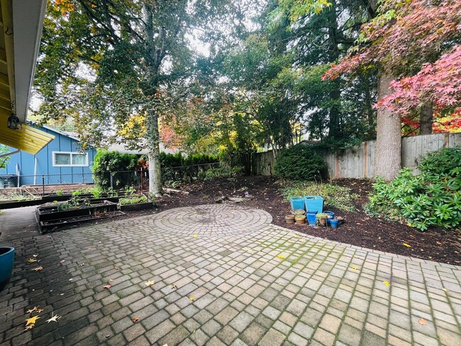 Building Photo - Charming One-Level Home in Garden Home — Near Washington Square & Trader Joe’s! Landscaping Inclu...