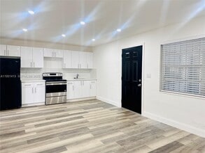 Building Photo - 1600 NW 7th Ct