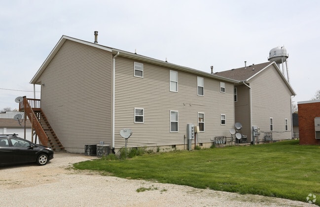 Building Photo - 105 N Elm St