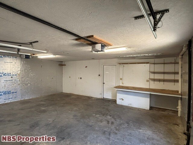 Building Photo - 4520 Ventura Dr