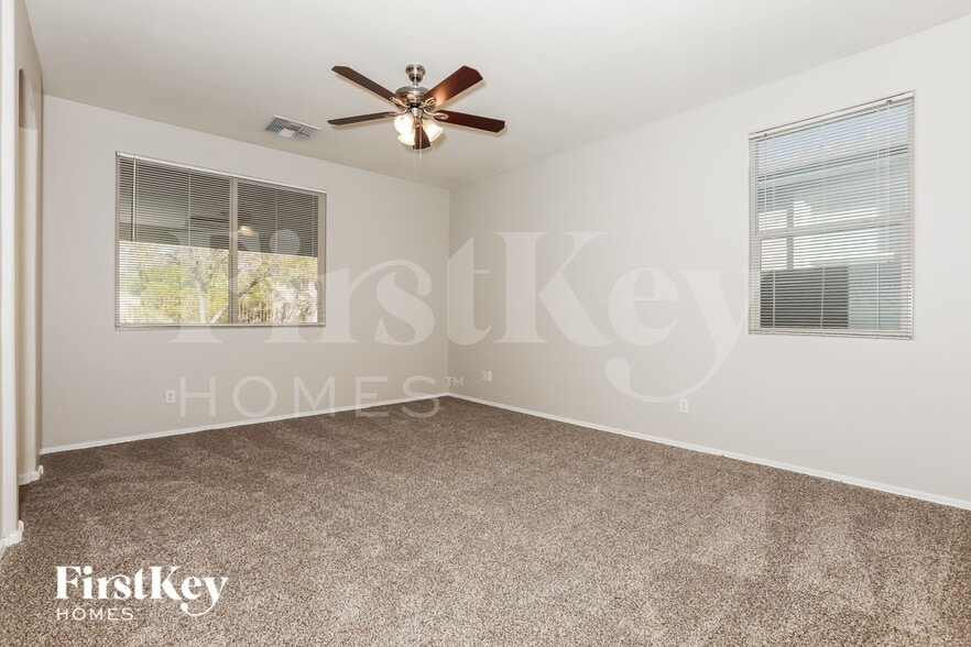 Building Photo - 4954 E Odessa Dr