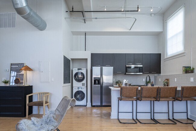 Building Photo - Capstone