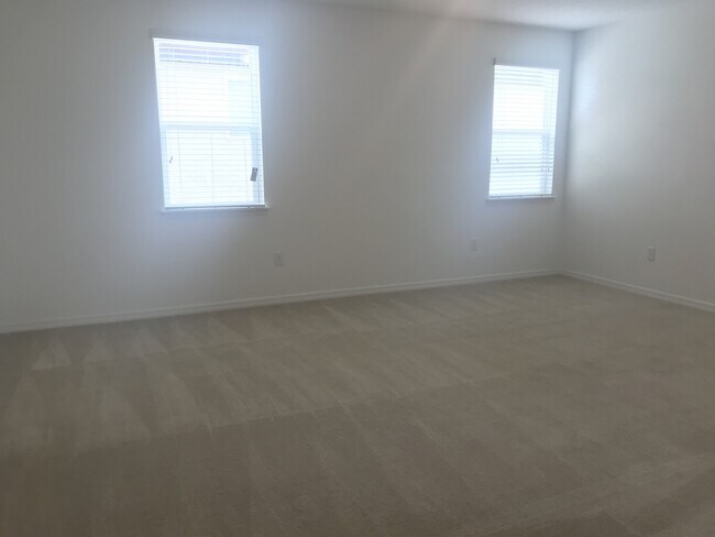 Building Photo - 5 Bedroom in Westside Village at Heart of ...